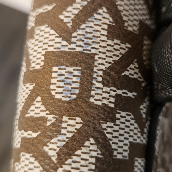 Backpack - Picture 3 of 4